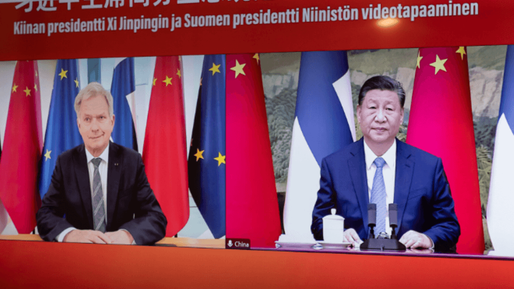 Presidentti Sauli Niinistö ja Kiinan presidentti Xi Jinping keskustelivat videoyhteydellä.