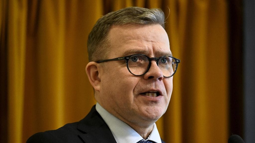 Ilmoitukselle ja siitä käytävälle keskustelulle on varattu kolme tuntia aikaa.