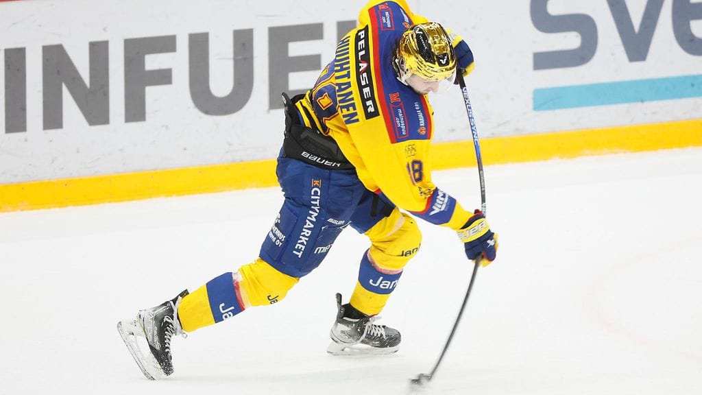 Onko lämärillä sijaa modernissa jääkiekossa? – MTV:n studiotiimi pureutuu mailojen eroihin