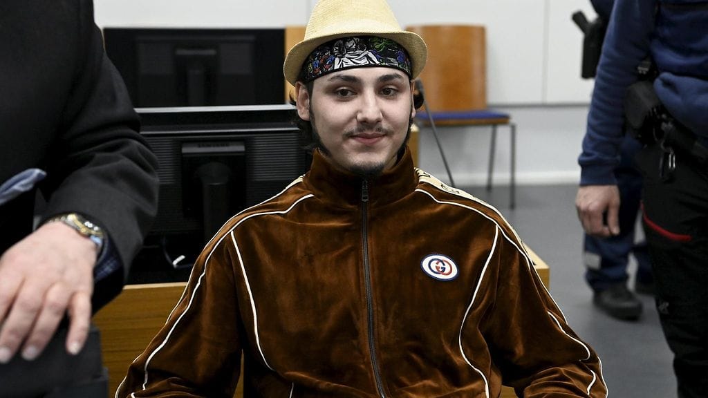 Syytteidensä hylkäämistä vaativat muun muassa katujengipomo Milan Jaff (kuvassa) ja räppäri Cavallini, jotka eivät osallistu ensimmäiseen istuntopäivään.