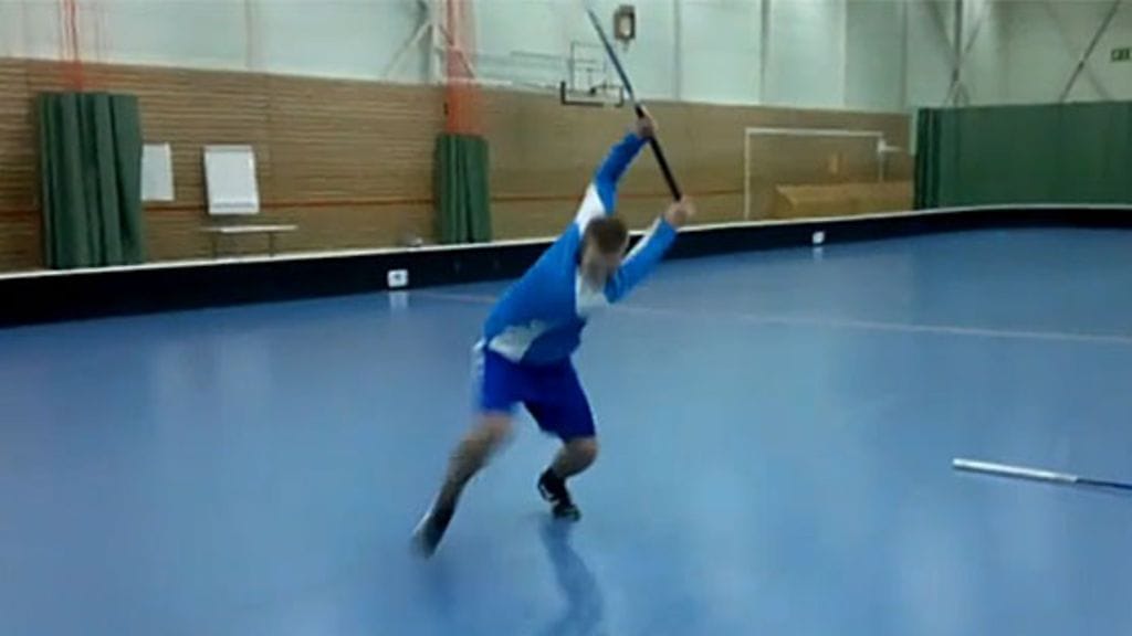 Otto Tikka latasi salibandyn lyöntilaukauksen nopeusennätykseksi 205 km/h.