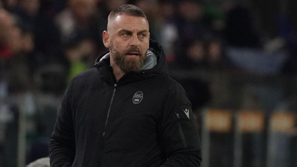 Daniele De Rossi astuu AS Roman ohjaimiin ohuella valmentajakokemuksella.