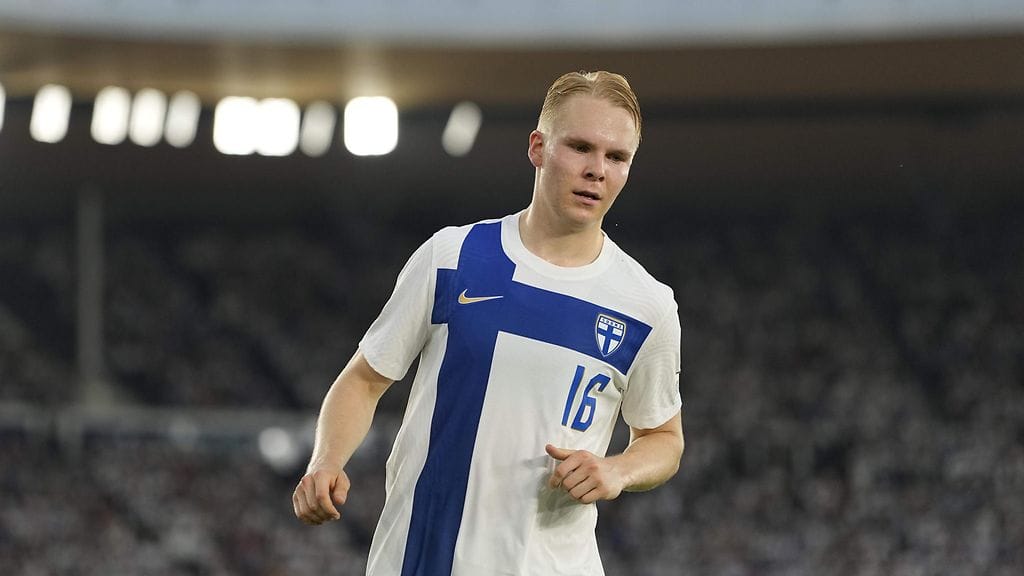 Matti Peltola on pelannut viisi A-maaottelua. HJK:ssa hänelle ehti kertyä 96 kilpailullista ottelua ja niissä kolme maalia.