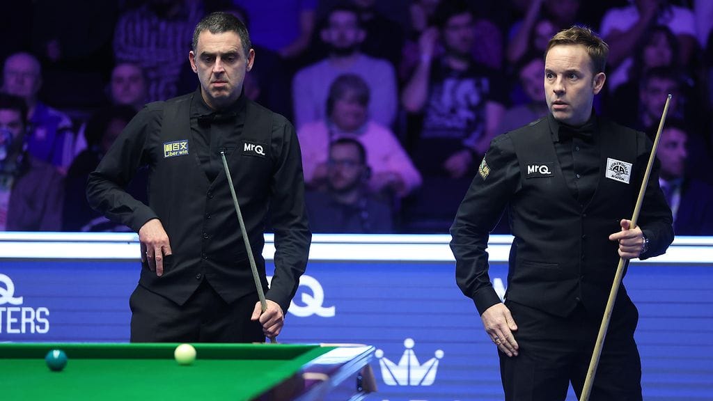 Ronnie O'Sullivanin (vas.) ja Ali Carterin (oik.) välillä räiskyy.