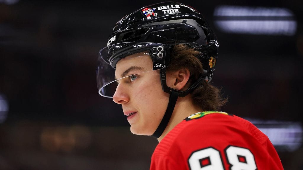 Conor Bedard palasi luistimille vain puolitoista viikkoa rajun loukkaantumisensa jälkeen.