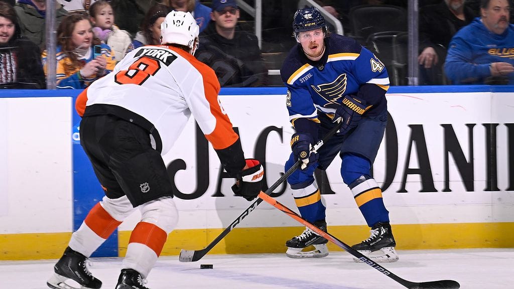 Kasperi Kapanen loukkaantui ottelussa Philadelphiaa vastaan.