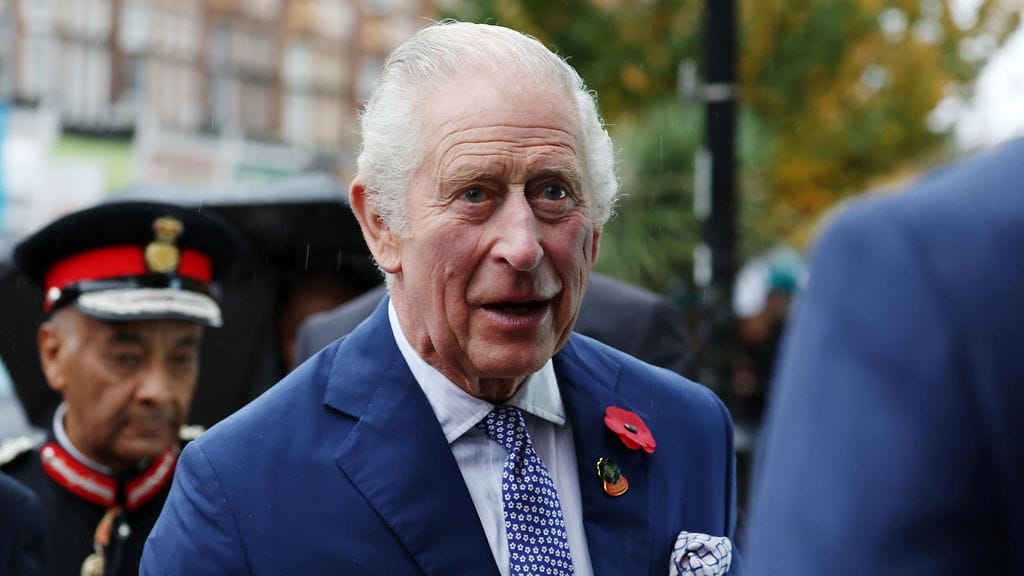 Kuningas Charlesilla on palatsin tiedotteen mukaan syöpä.