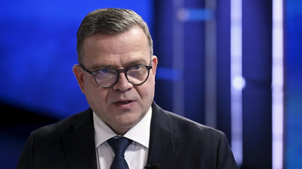 Pääministeri Petteri Orpon (kok.) hallitus haluaa muun muassa uudistaa työttömyysturvaa, lisätä paikallista sopimista ja rajata poliittisia lakkoja.