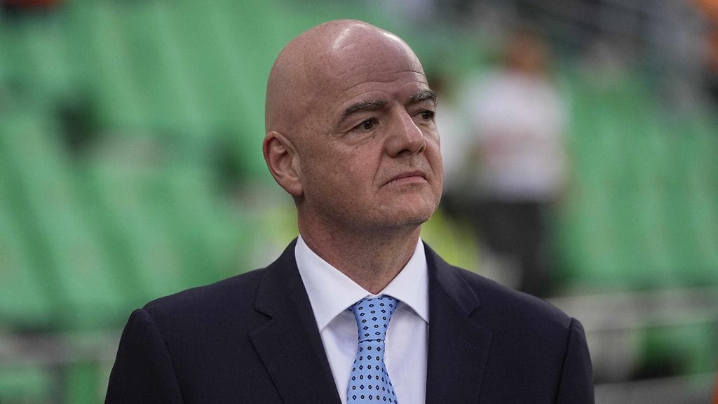 Gianni Infantino otti vahvasti kantaa lauantaisiin rasismitapauksiin.