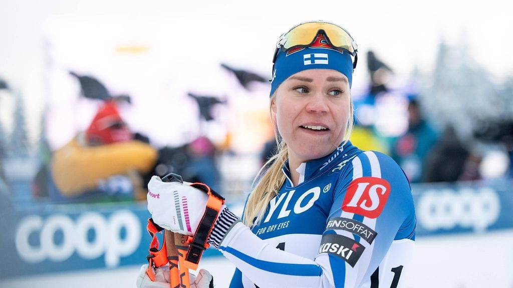 Jasmi Joensuu toi Suomen joukkueen maaliin kolmantena.