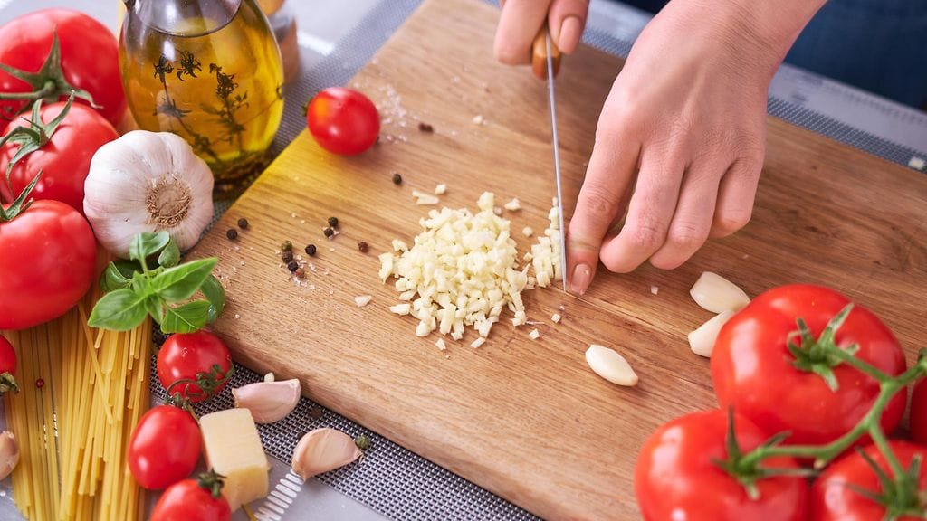 valkosipuli, pilkkoa, laittaa ruokaa, ruoanlaitto