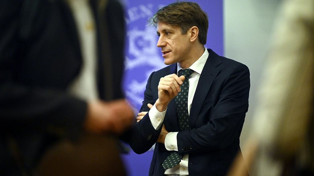 IMF:n Suomessa vierailevan valtuuskunnan johtaja Alex Pienkowski esitteli Suomen taloutta koskevan arvion lehdistötilaisuudessa Helsingissä 23. tammikuuta.