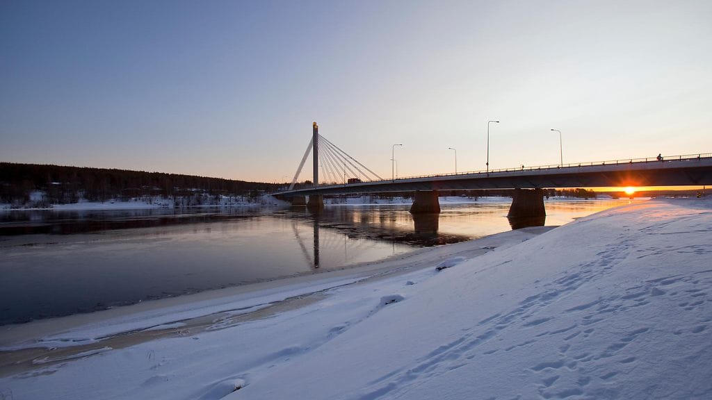 Talvinen maisema Kemijoella.