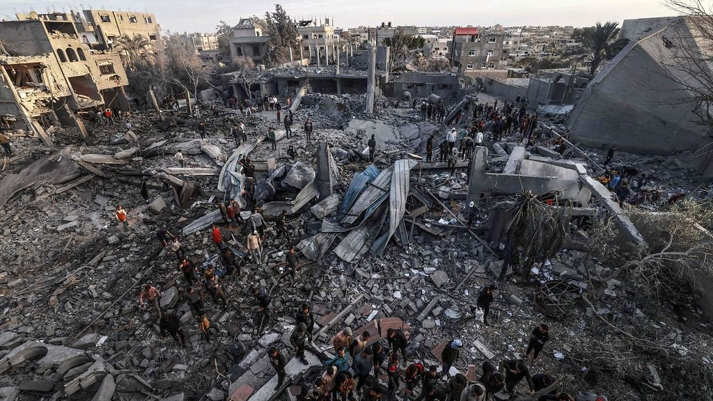 Sortuneita rakennuksia Rafahissa, Gazan kaistalla keskiviikkona.