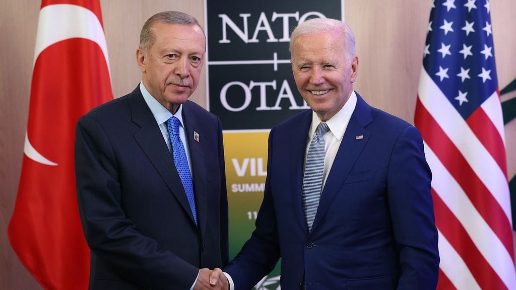 Arkistokuvassa Turkin presidentti Recep Tayyip Erdogan ja Yhdysvaltain presidentti Joe Biden.