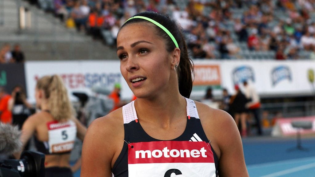 Maria Huntington odottaa esikoislastaan.