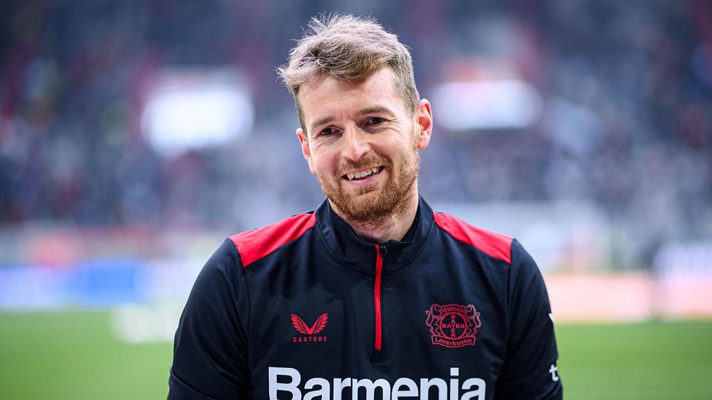 Lukas Hradecky joutui lauantaina yllättäen penkille.