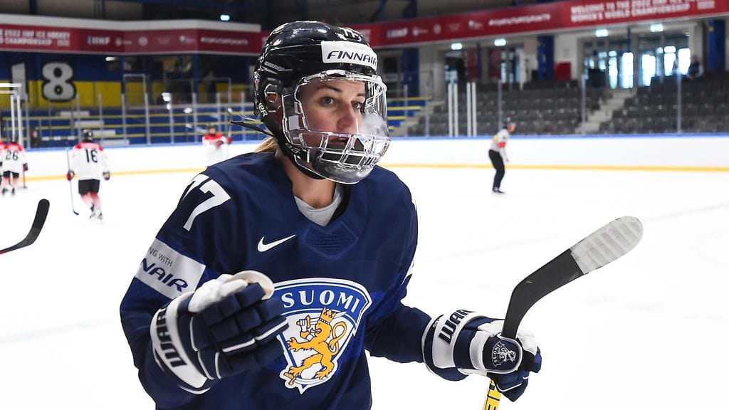 Susanna Tapani palaa leijonapaitaan.