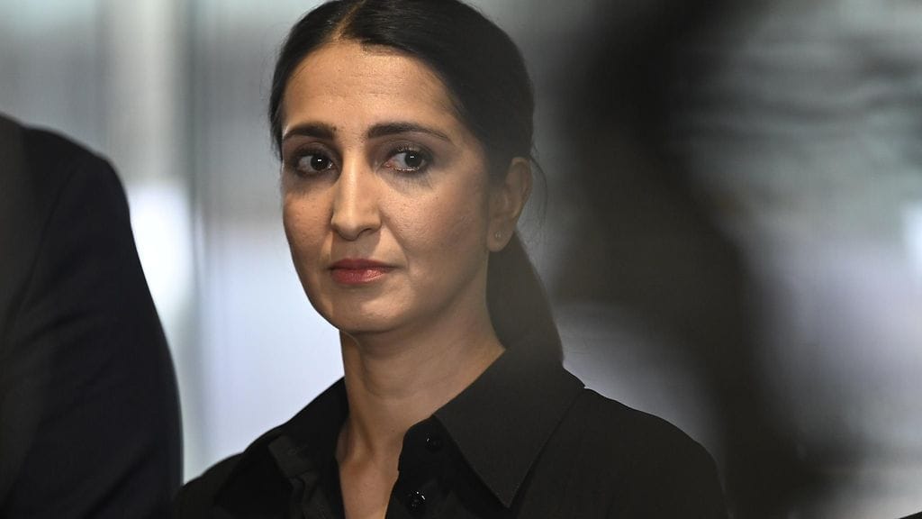 Nasima Razmyarin kannattaa kauppapakotteiden asettamista Israelille.