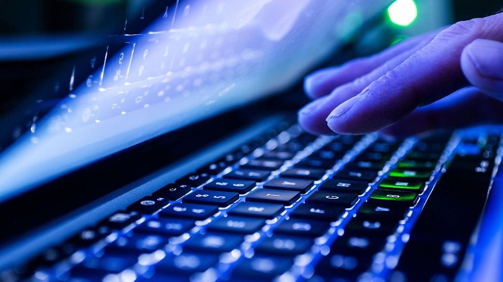 Britannia ja Uusi-Seelanti ovat tahoillaan syyttäneet Kiinan hallintoon yhdistettyjä ryhmiä kyberhyökkäyksistä.