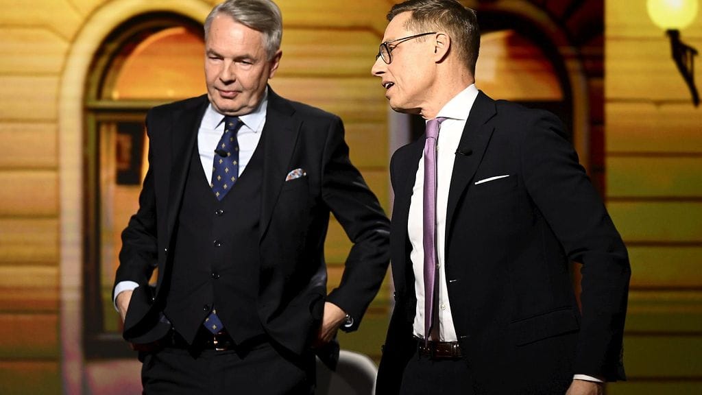Vihreiden tukema valitsijayhdistyksen presidenttiehdokas Pekka Haavisto sanoo, että presidentin palkkion pitäisi olla verollinen.