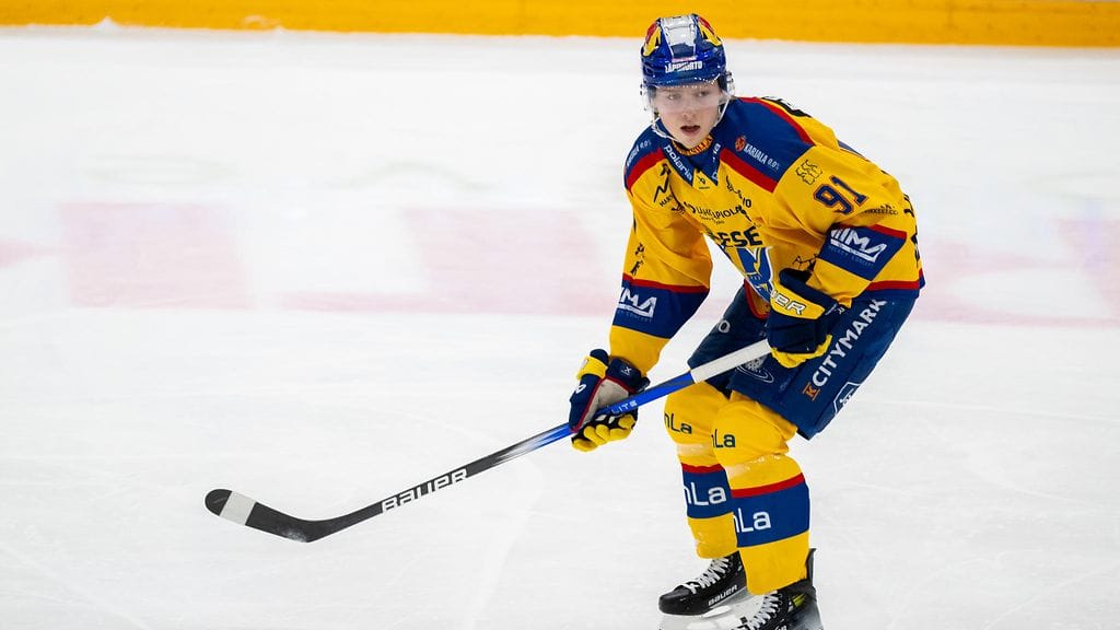 Jukurien Konsta Helenius kuritti Ässiä tehoin 1+2.