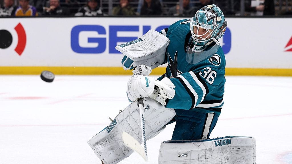 Kaapo Kähkösellä on San Josen ykkösvahtia parempi torjuntaprosentti, mutta ottelumäärä voisi olla suurempi.