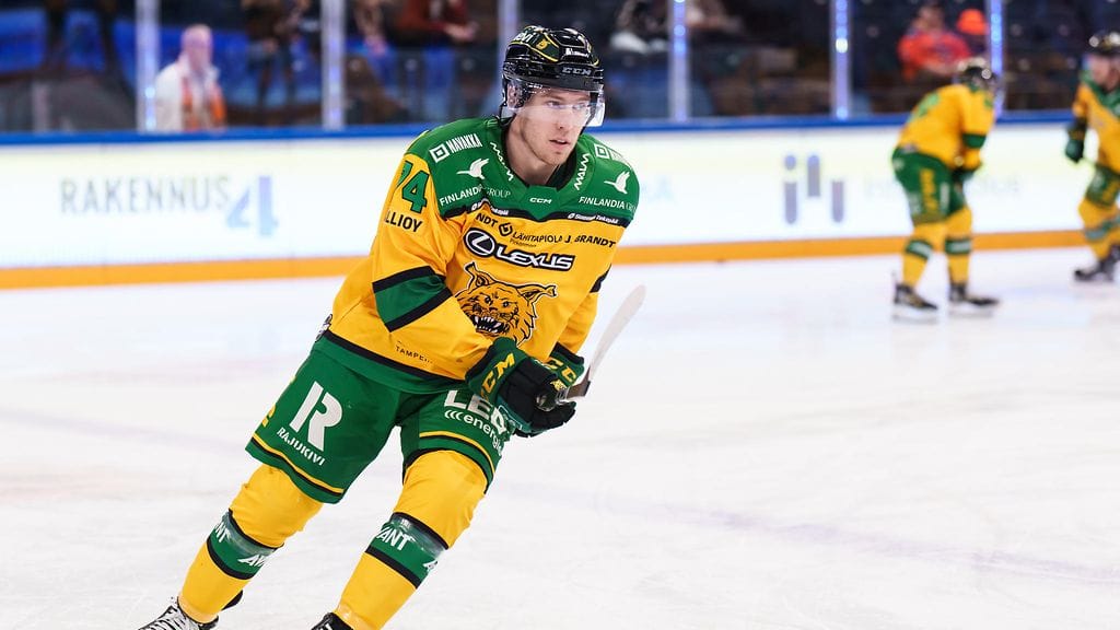 Viime kaudella SM-liigassa puolustajien pistepörssin voittanut Les Lancaster vaihtaa maisemaa.