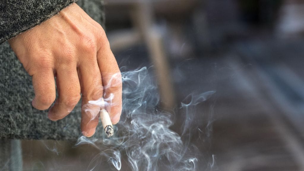 Tupakoinnin ja kannabiksen samanaikainen käyttö nostaa suusyövän riskiä jopa 624 prosentilla viiden vuoden aikana.