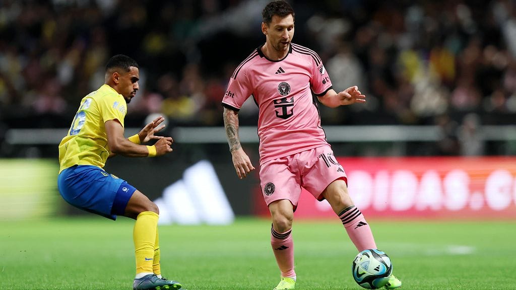 Lionel Messi (oik.) pelasi vain vähän ottelun lopussa Inter Miamin kohdattua Al-Nassrin.