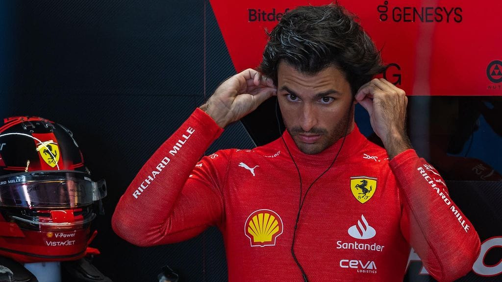 Carlos Sainz joutuu etsimään itselleen uuden tallin kauden 2024 jälkeen.