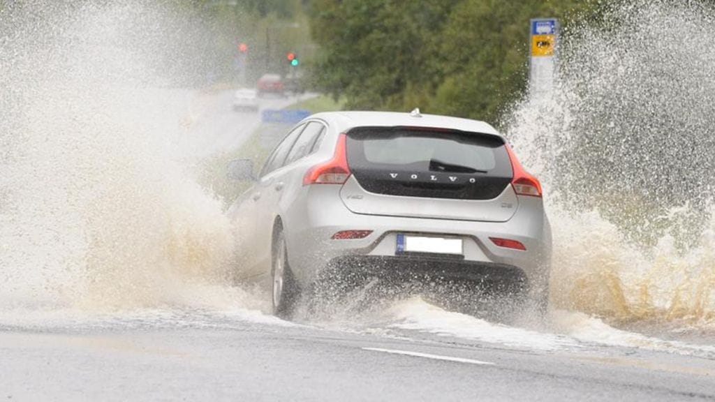 Lätäkköönajo_muokattu