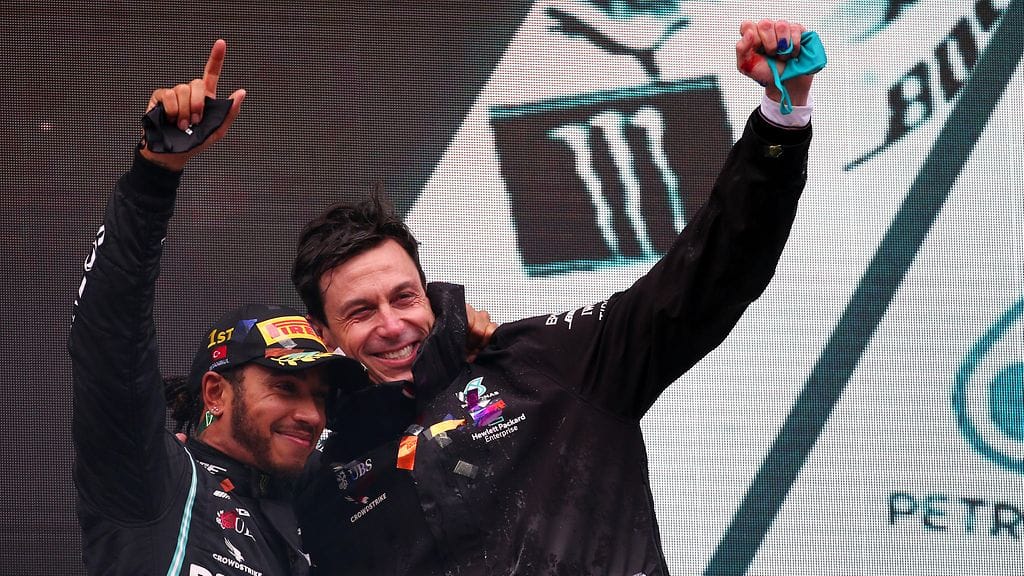 Lewis Hamilton on voittanut F1-urallaan 103 osakilpailua. Viimeisin voitto löytyy vuodelta 2021.