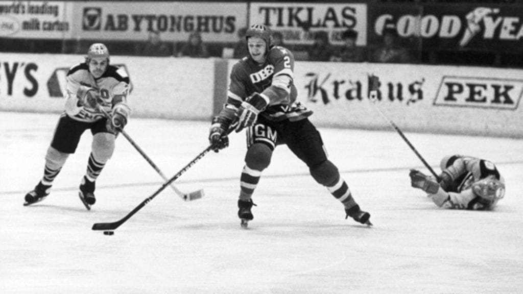 Rantasila HIFK:n pelipaidassa.