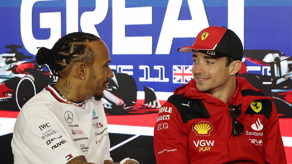 Lewis Hamiltonista ja Charles Leclercista tulee tallitoverit kaudella 2025.