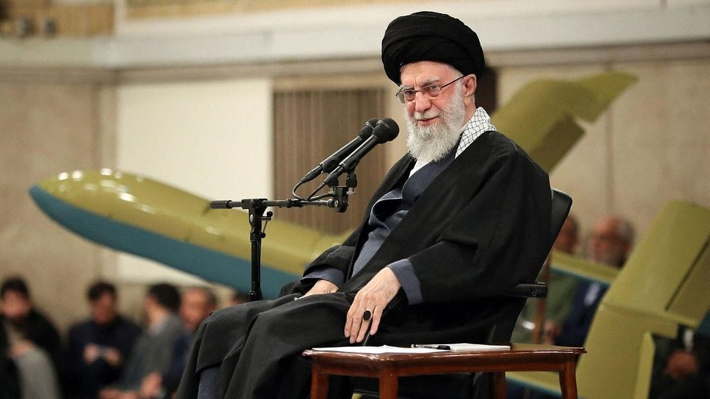 Iranin hengellinen johtaja Ali Khamenei Iranin pääkaupungissa Teheranissa 5. helmikuuta.