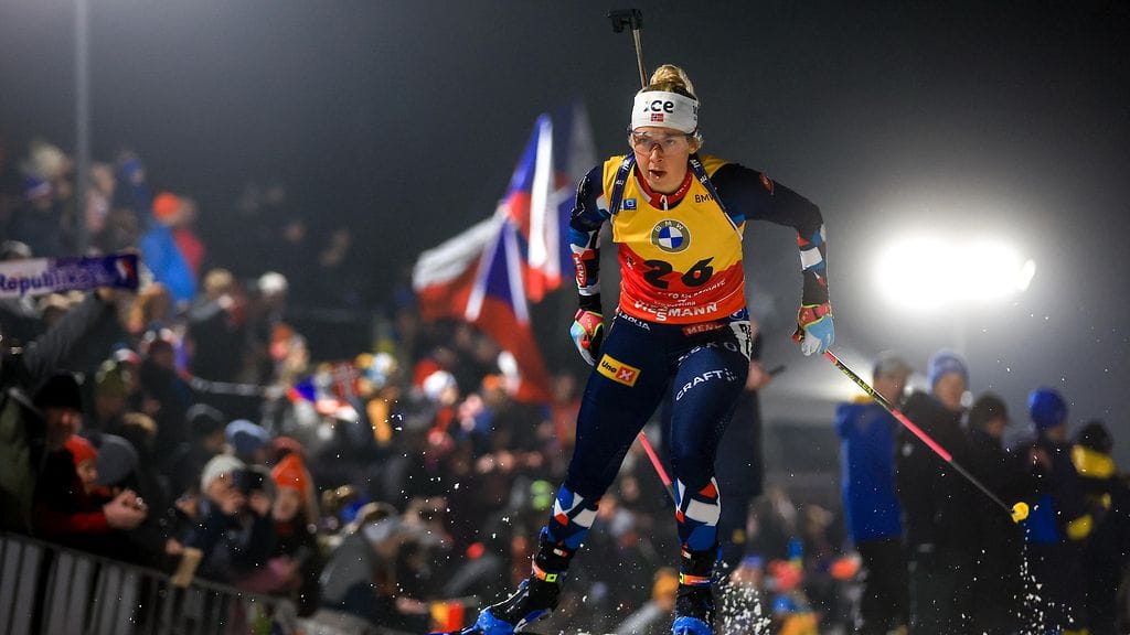 Ampumahiihdon nelinkertainen maailmanmestari Ingrid Landmark Tandrevold oli naisten pikakisassa vasta 25:s.