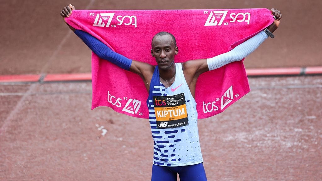 Kelvin Kiptum menehtyi auto-onnettomuudessa 24-vuotiaana.