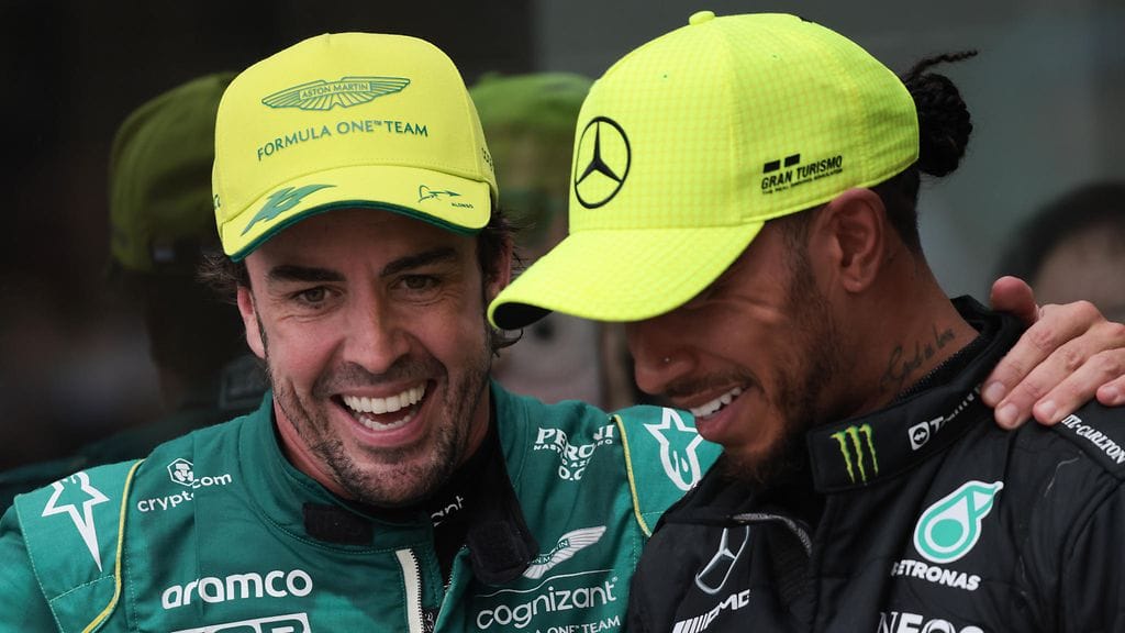 Fernando Alonso ja Lewis Hamilton ovat vanhoja tallikavereita McLarenilta, jossa juttu ei luistanut aina tähän malliin. Kuva viime kaudelta Montrealin osakilpailusta.