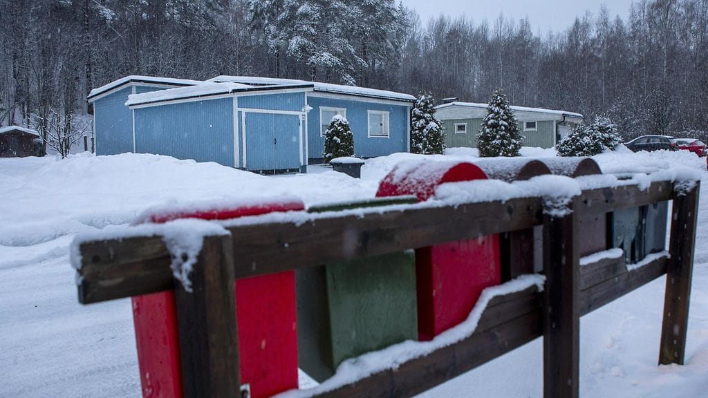 Talo (sin.), josta löytyi kaksi ihmistä kuolleina keskiviikkona, kuvattuna Savonlinnassa 19. tammikuuta 2023.
