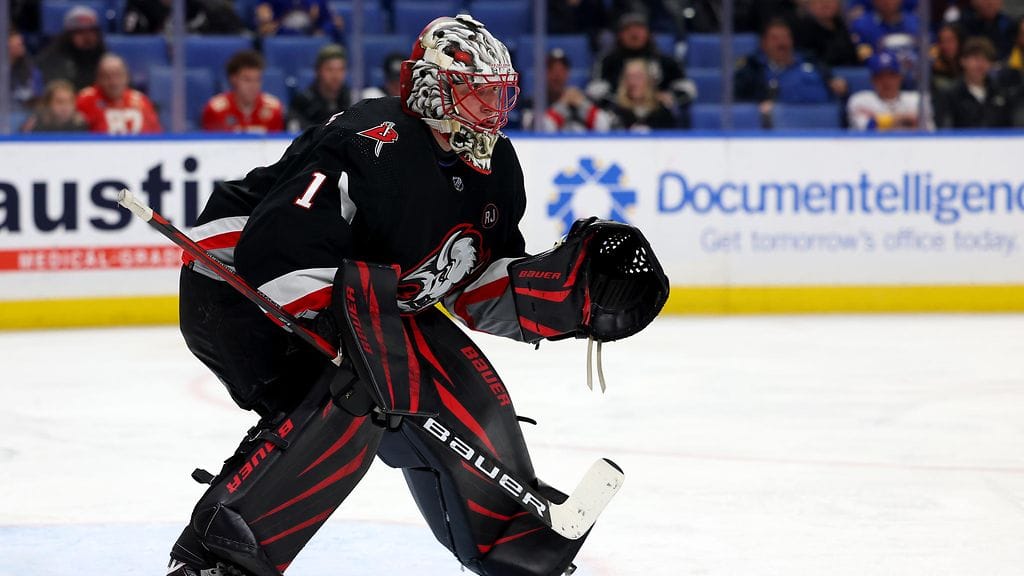 Ukko-Pekka Luukkonen muurasi maalinsa umpeen – uran neljäs nollapeli vaati 33 torjuntaa