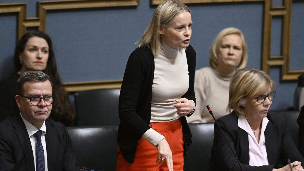 "On hyvä käydä läpi talousluvut koko hallituksen kanssa, jotta kaikki ymmärtäisivät tilanteen vakavuuden", toteaa Riikka Purra MTV Uutisille.