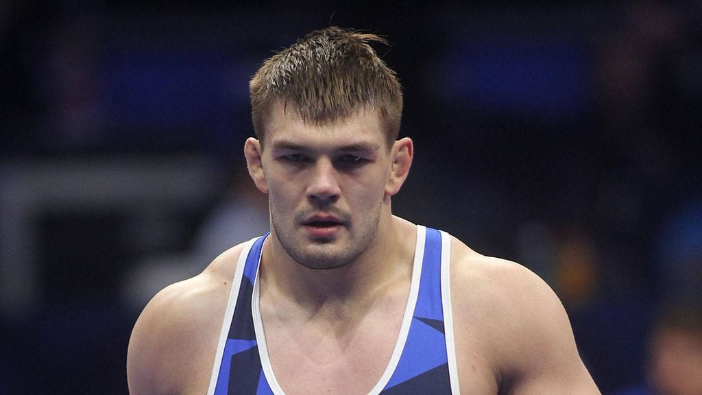 Arvi Savolainen koki rujon tappion painin EM-pronssiottelussa.