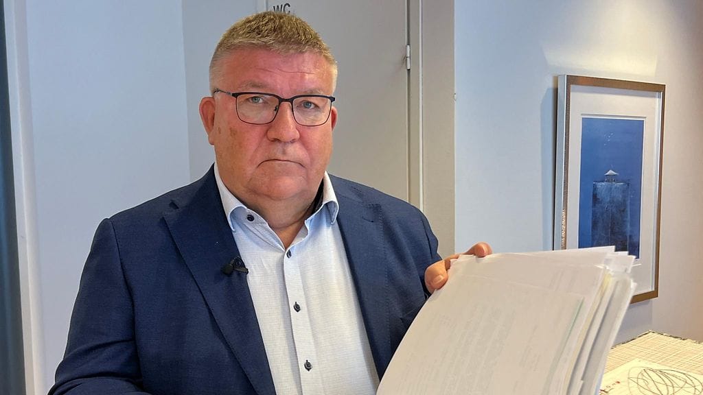 mainosmiesmiesmurhaaja_s1_eps1_4_ilpo_harmalainen_veli_ilkka_harmalainen