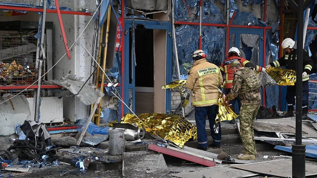 Belgorodin aluekuvernöörin Vyacheslav Gladkovin julkaisema kuva ohjusiskun tuhoista kaupungissa 15. helmikuuta 2024.