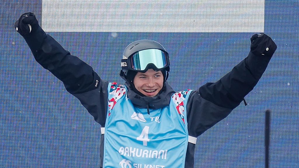 Jon Sallinen oli Calgaryn freestylen halfpipekisassa kolmas