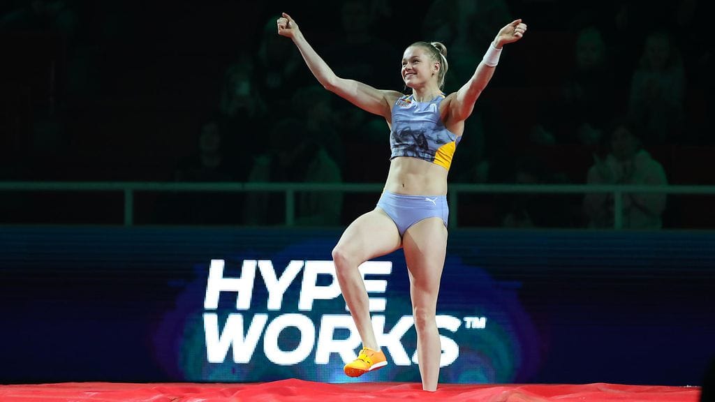 Wilma Murto matkaa yleisurheilun halli-MM-kisoihin.