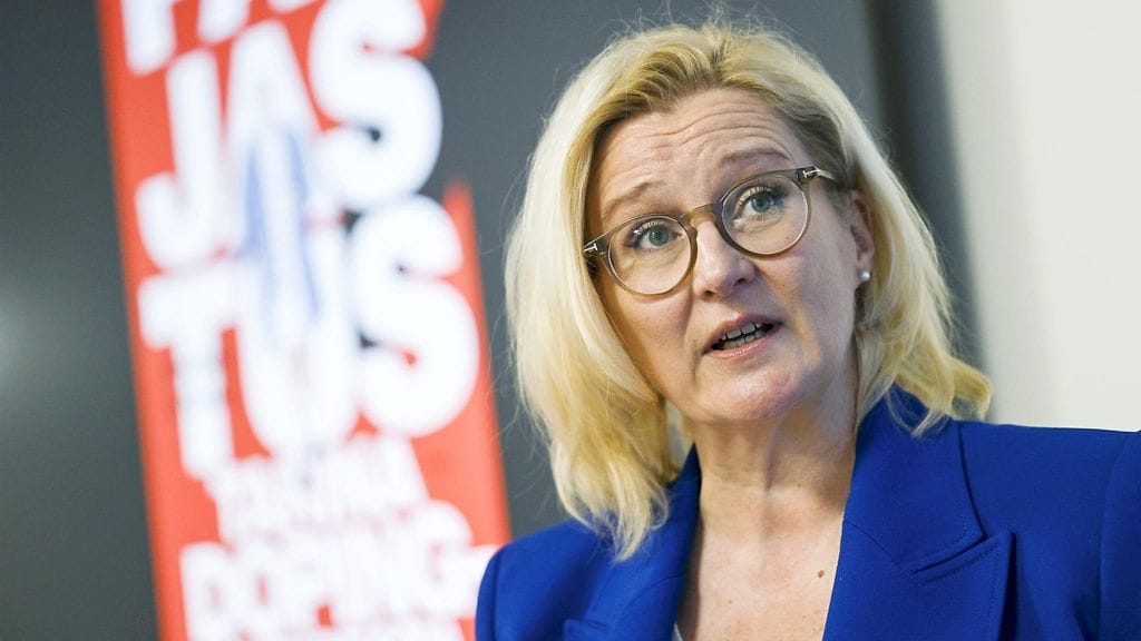 Johanna Aatsalo kertoi kirjassaan Urheilutoimittajain liiton erottaneen hänet hiljaisesti jäsenyydestään STT:n dopingjupakan aikana.