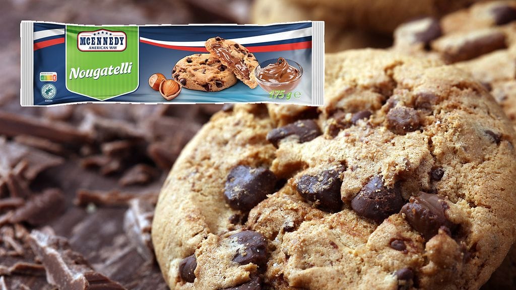 Myös Lidlin kekseissä voi piillä metallinpalasia. Taustalla kuvituskuva.