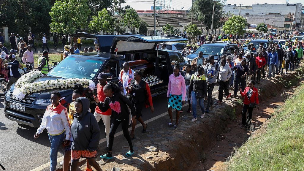 Kelvin Kiptumin ruumis kuljetettiin torstaina sairaalasta Itenin kaupunkiin.